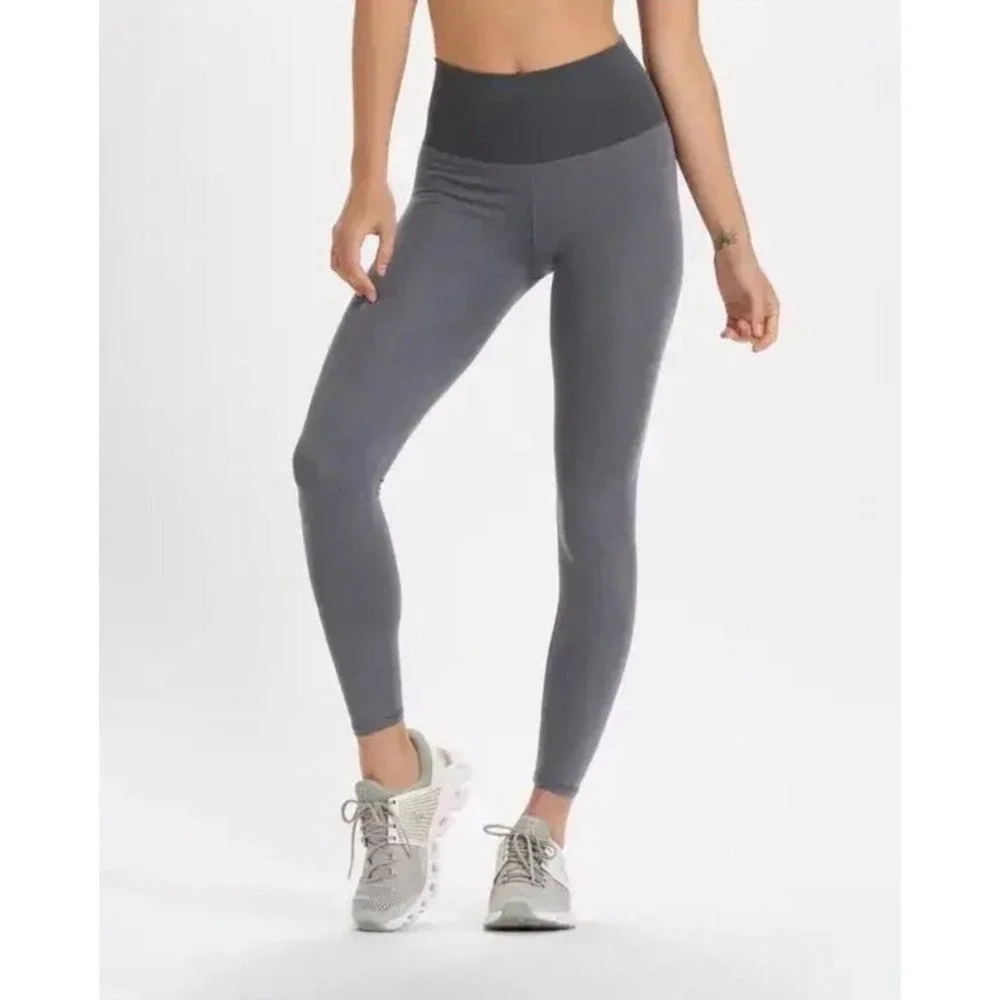 Vuori Lux Rib Studio Leggings Womens Size 8 Gray Striped High‎ Rise Activewear